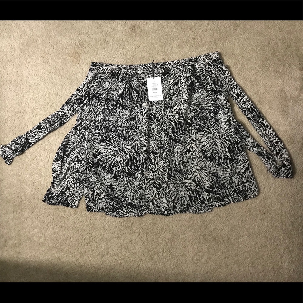 Skirts - Picture 2 of 4